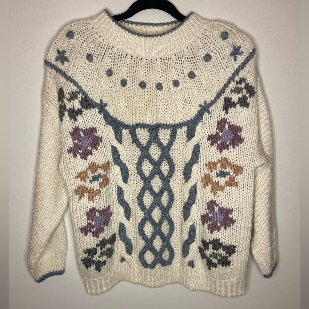 Vintage Hasting & Smith Cottagecore Embroidered Flower Cable Knit Sweater